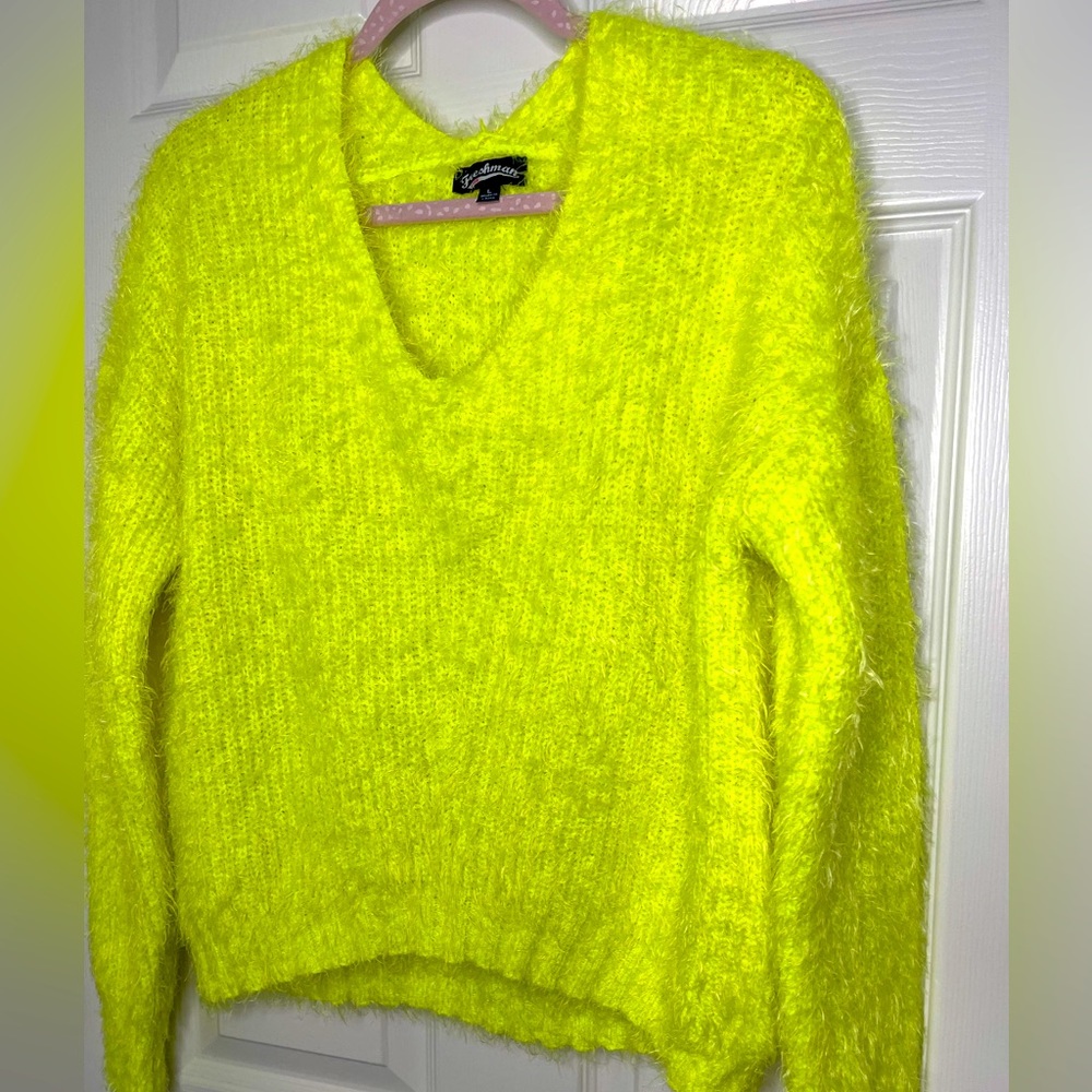 Sweater - Picture 9 of 9